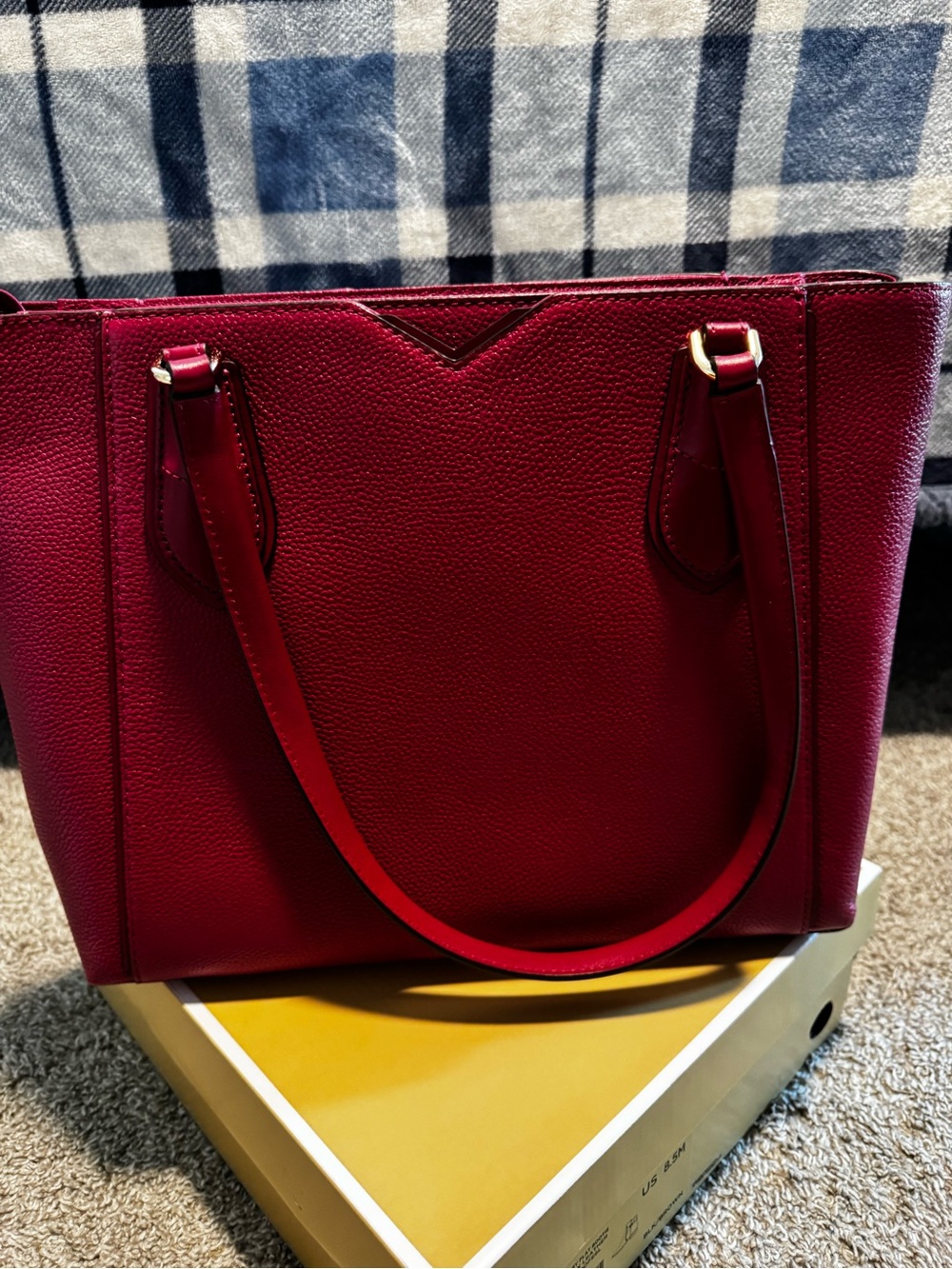 Michael Kors Fuchsia Pebbled Leather Tote with Gold Hardware - Picture 4 of 9